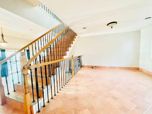 888 Entry Parlor and Stair to 2nd Level